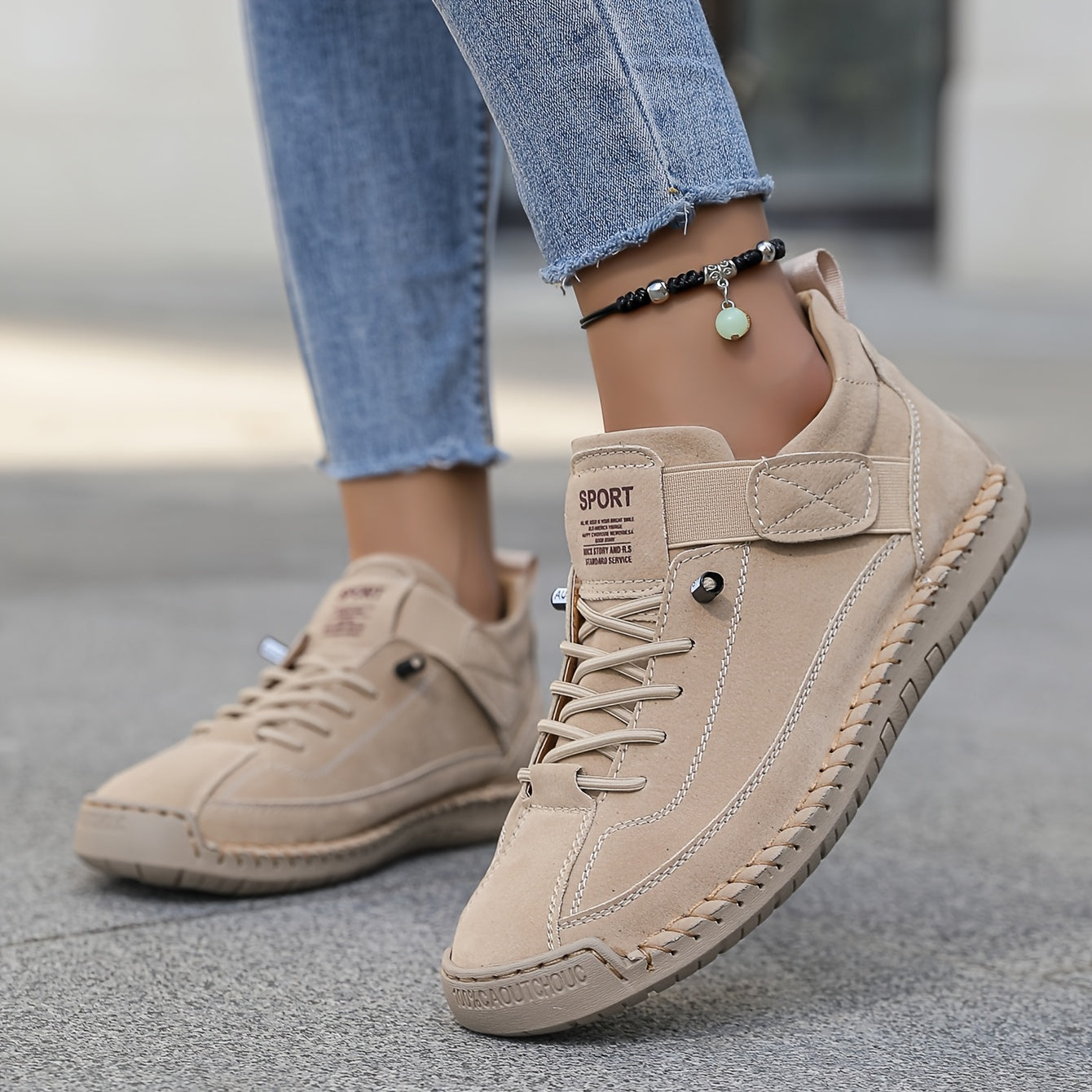Women's Low Cut Sneakers – Lace-Up Padded Collar